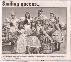 smiling queens